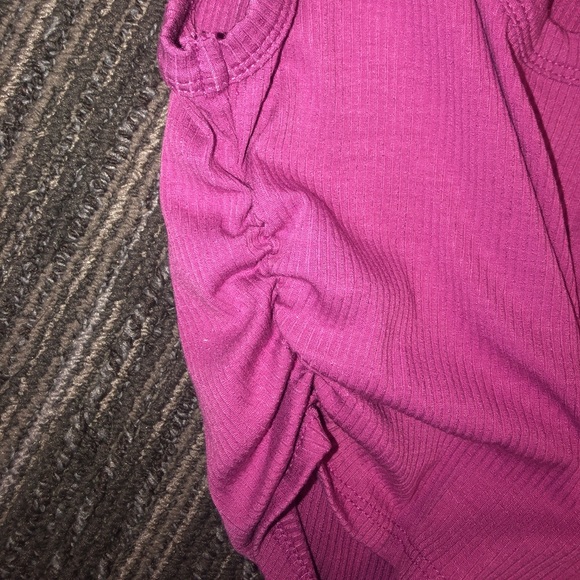 Crop Ruched Tank Top - Picture 2 of 3